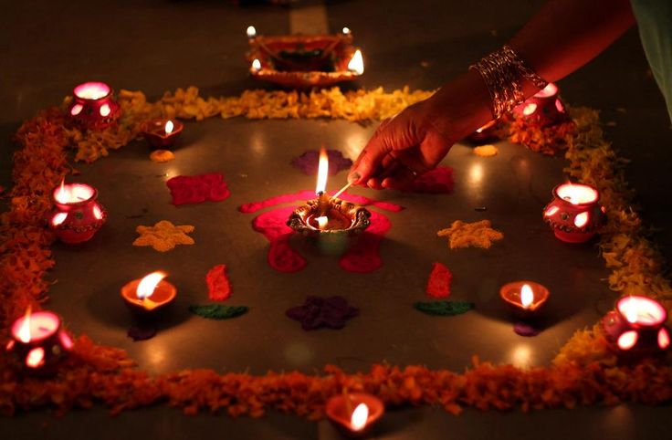 Pre-Diwali Dressing: Banarasi Sarees to Wear Before the Festival of Lights
