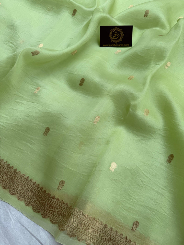 Buy Pure Banarasi Kora Silk Saree with Small Kadhwa Butis | Aura Benaras