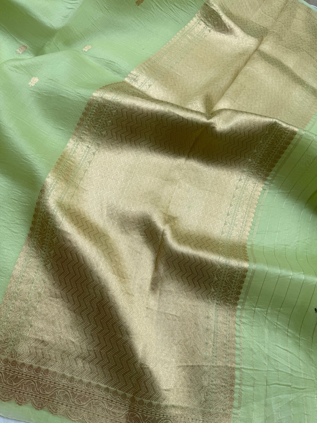 Buy Pure Banarasi Kora Silk Saree with Small Kadhwa Butis | Aura Benaras