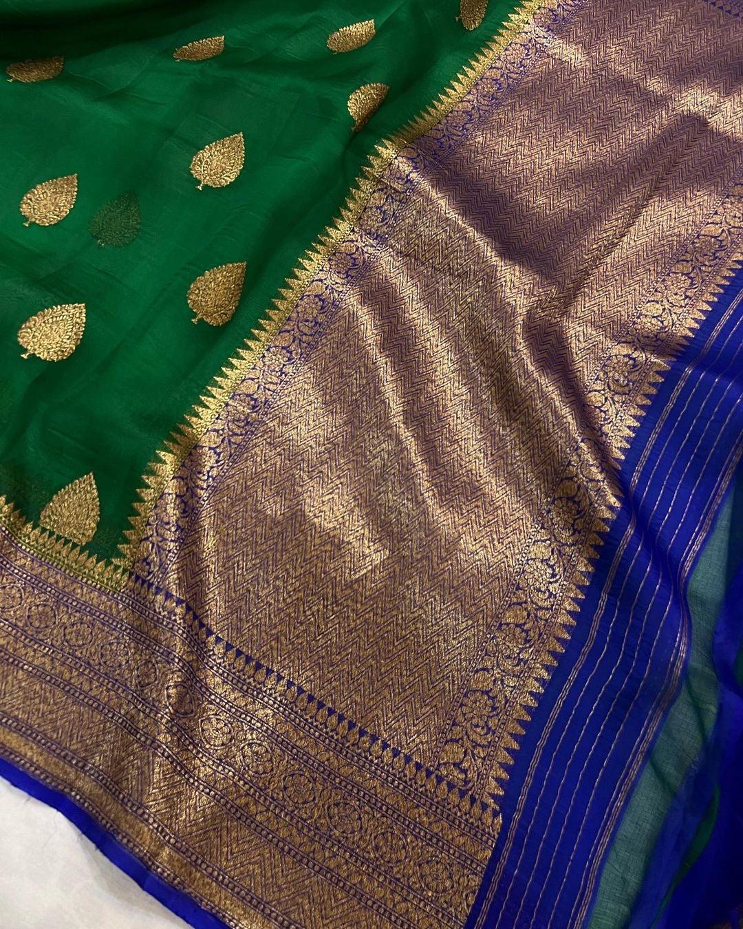 Emerald Green Banarasi Handloom Kora Silk Saree - Aura Benaras