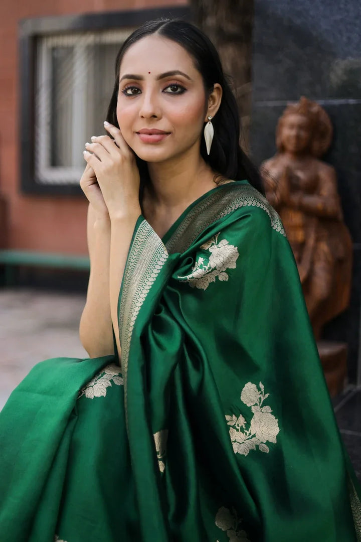 Bottle Green Pure Silk Banarasi Saree – Kadhwa Floral Design