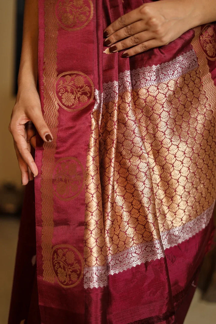 Maroon Pure Silk Handloom Banarasi Saree – Kadwa Motifs 