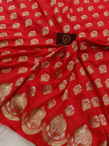 Red Banarasi Handloom Soft Silk Saree - Aura Benaras