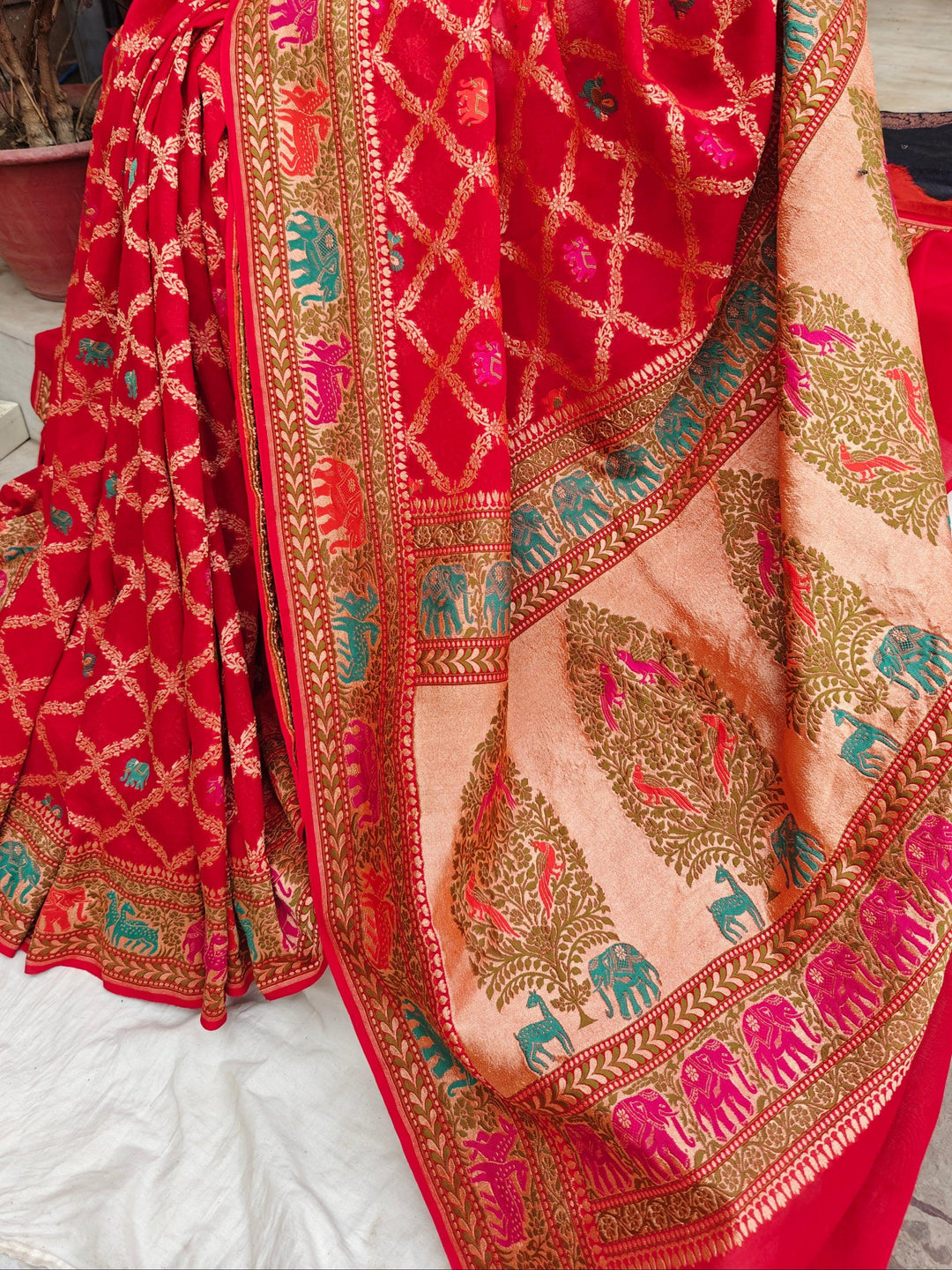 Red Tilfi Patola Pure Banarasi Khaddi Georgette Saree - Aura Benaras
