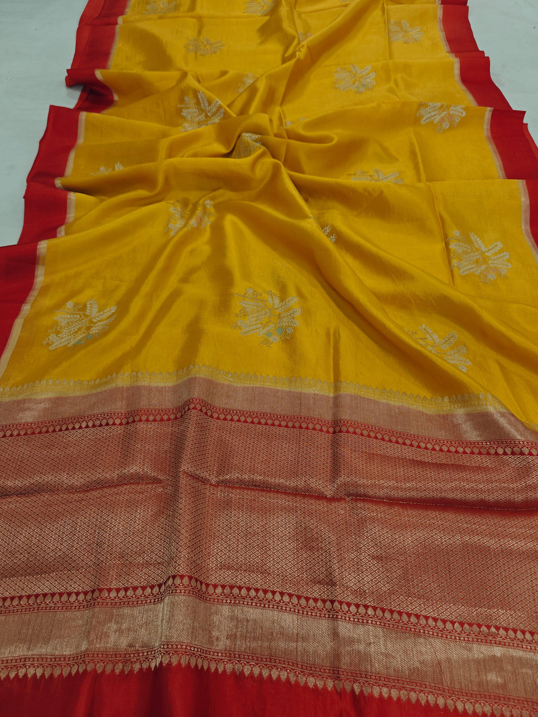 Yellow Pure Banarasi Handloom Silk Saree - Aura Benaras