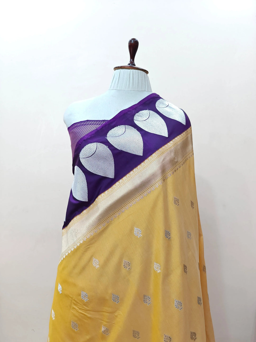 Pastel Orange Pure Katan Silk Handloom Banarasi Saree