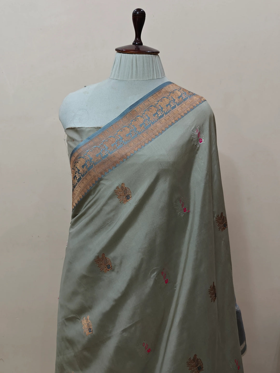 Light Grey Pure Katan Silk Handloom Banarasi Saree