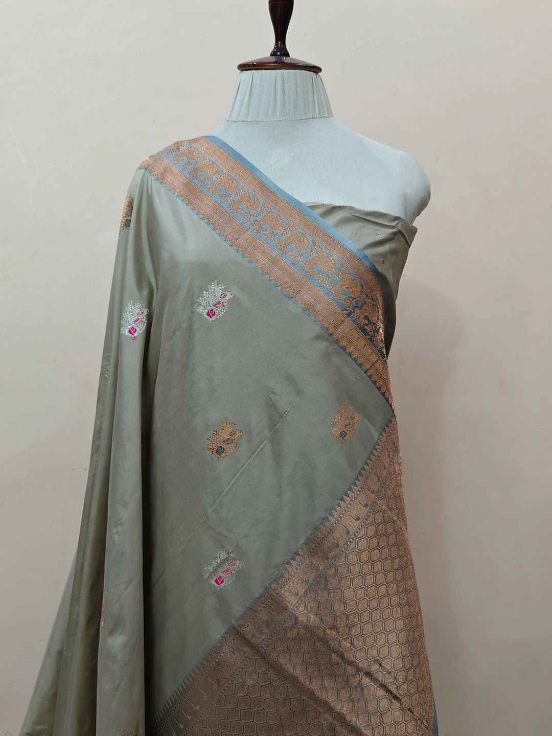 Light Grey Pure Katan Silk Handloom Banarasi Saree