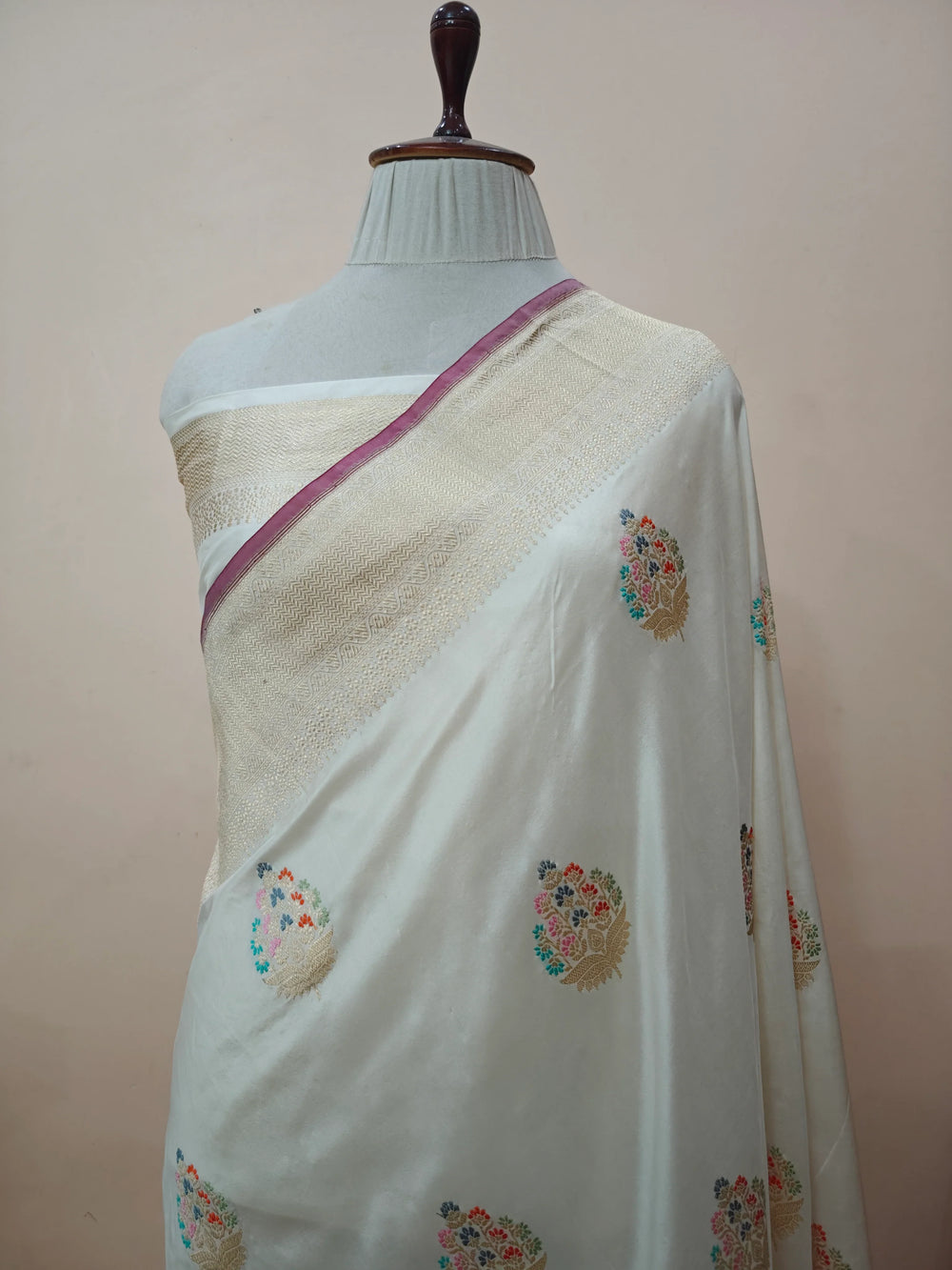 Off White Pure Katan Silk Handloom Banarasi Saree