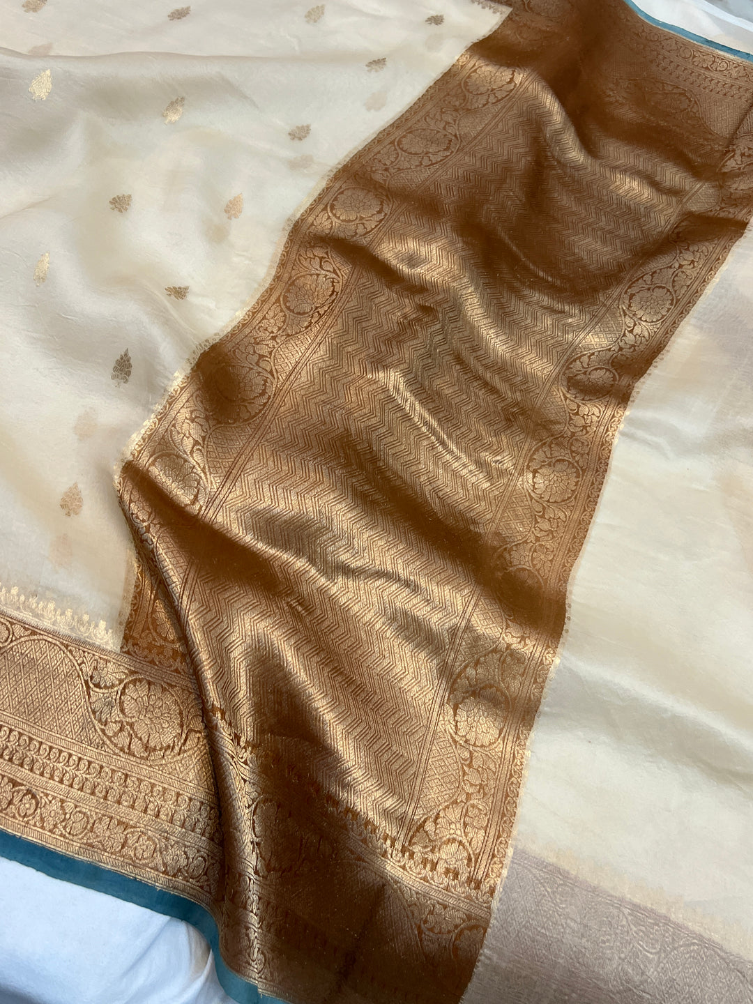Cream Banarasi Handloom Kora Silk Saree