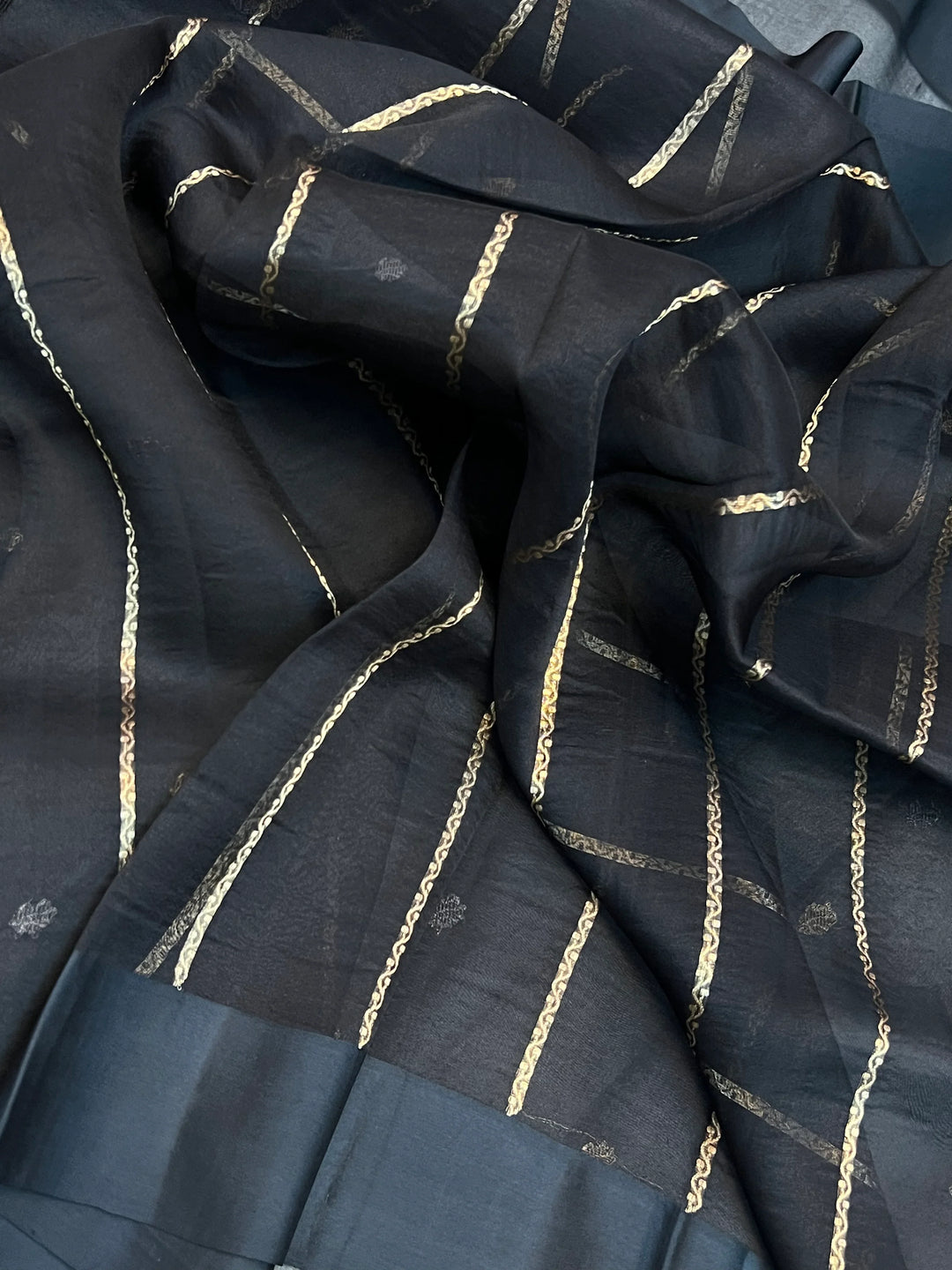 Black Pure Kora Silk Handloom Banarasi Saree with Sona Rupa Butas