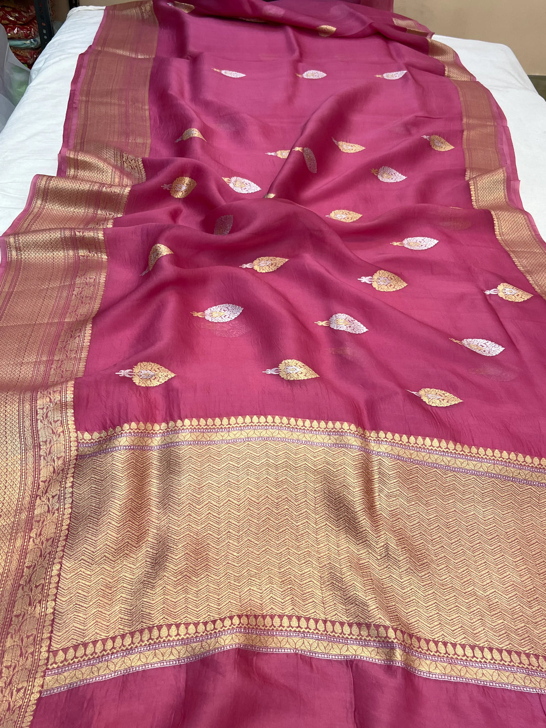 Onion Pure Kora Silk Handloom Banarasi Saree