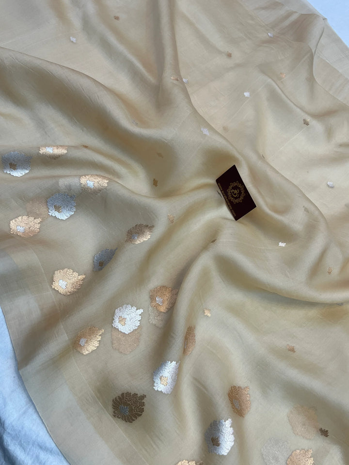 Cream Pure Kora Silk Handloom Banarasi Saree with Sona Rupa Butas