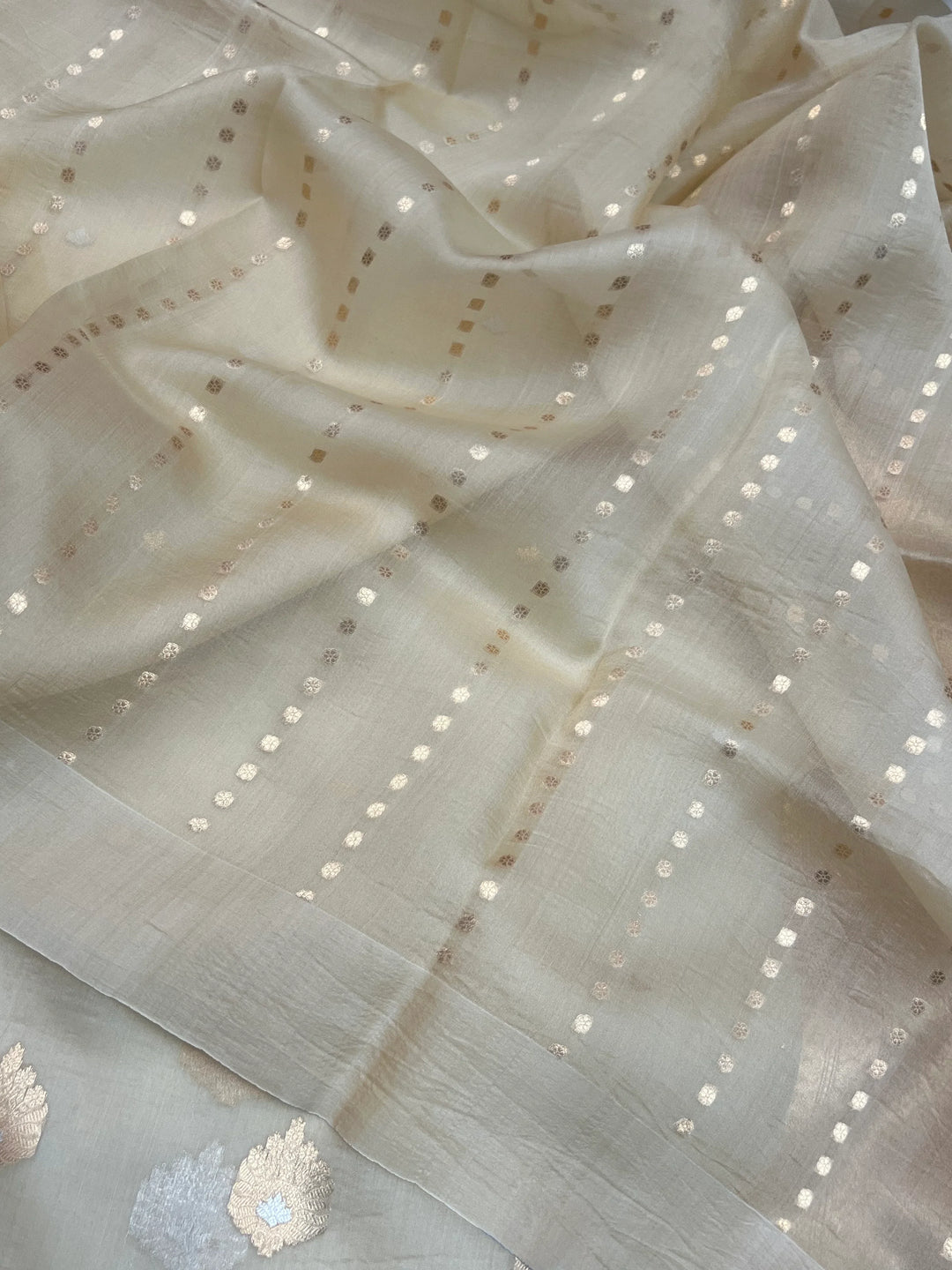 Cream Pure Kora Silk Handloom Banarasi Saree with Sona Rupa Butas