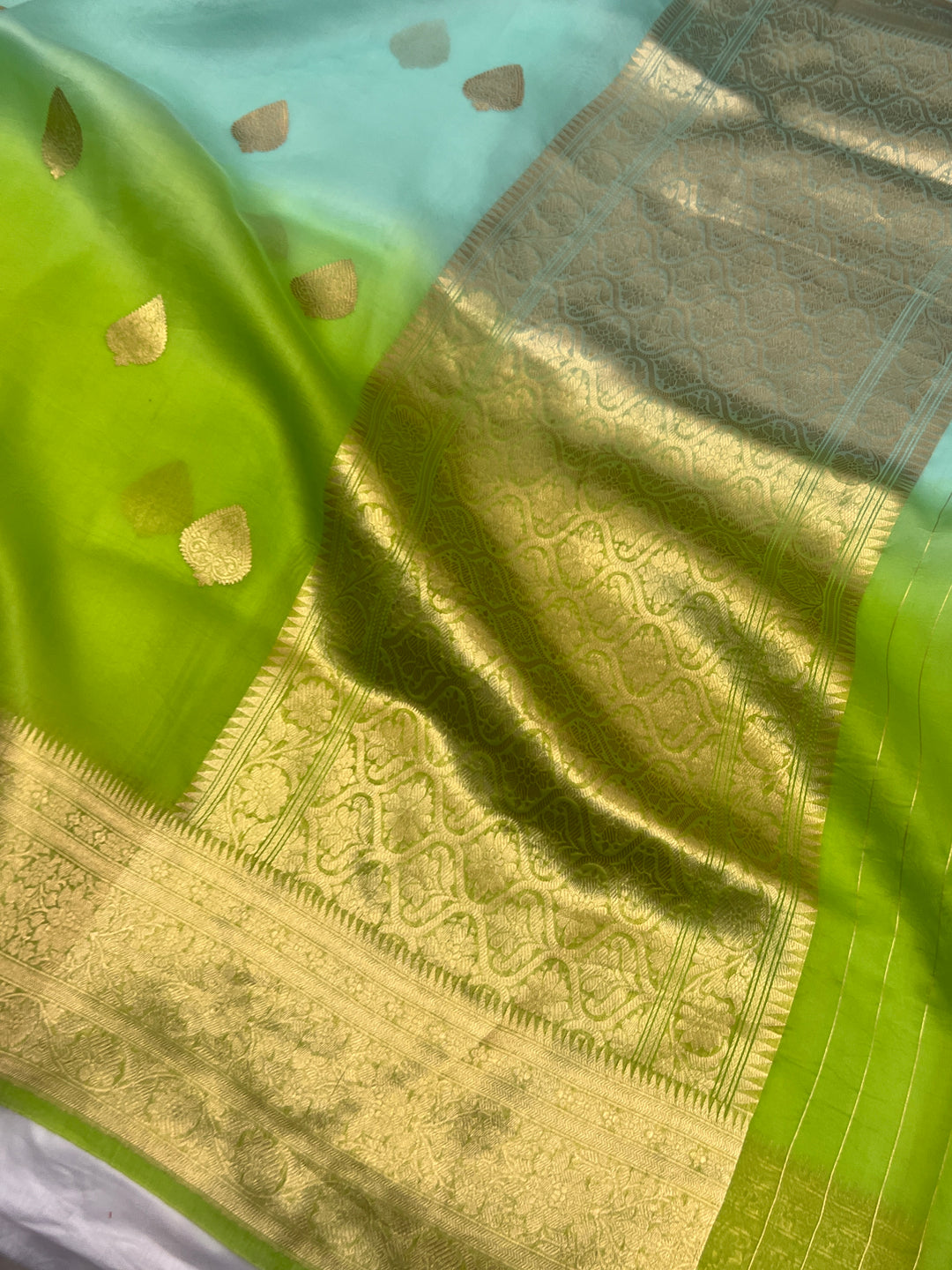 Green Shaded Kora Silk Handloom Banarasi Saree - AuraBenaras
