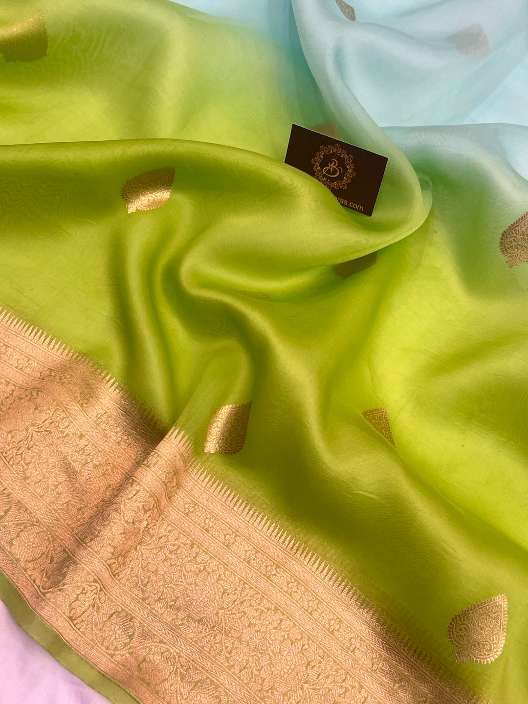 Green Shaded Kora Silk Handloom Banarasi Saree - AuraBenaras