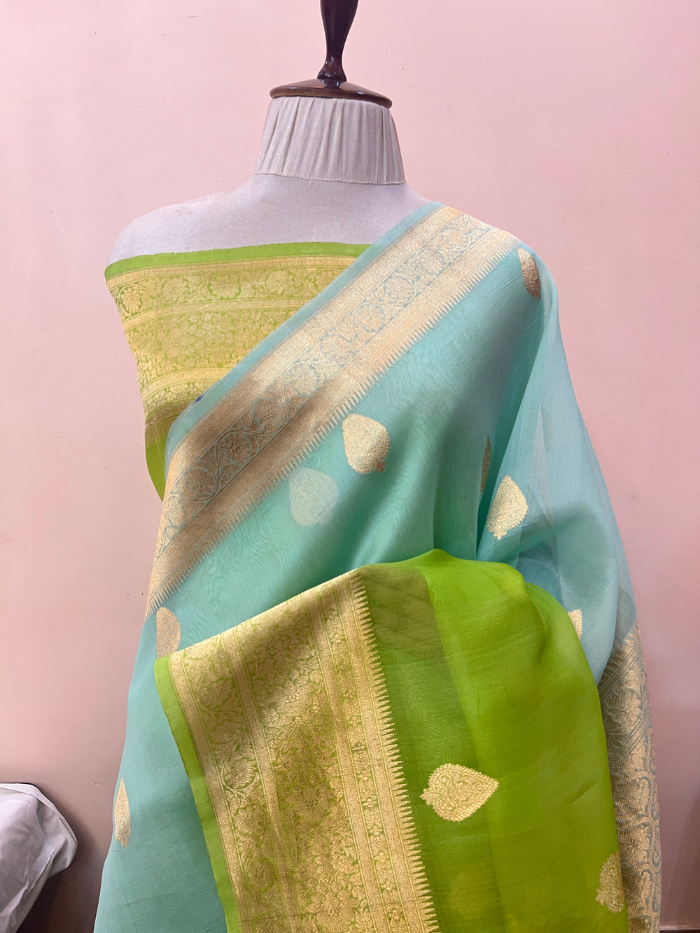 Green Shaded Kora Silk Handloom Banarasi Saree - AuraBenaras