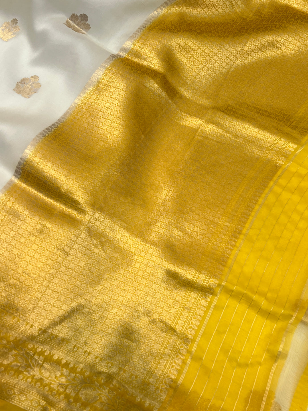White Banarasi Handloom Kora Silk Saree