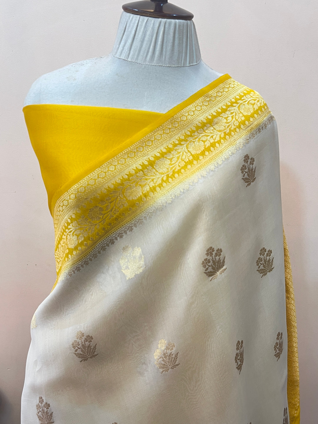 White Banarasi Handloom Kora Silk Saree