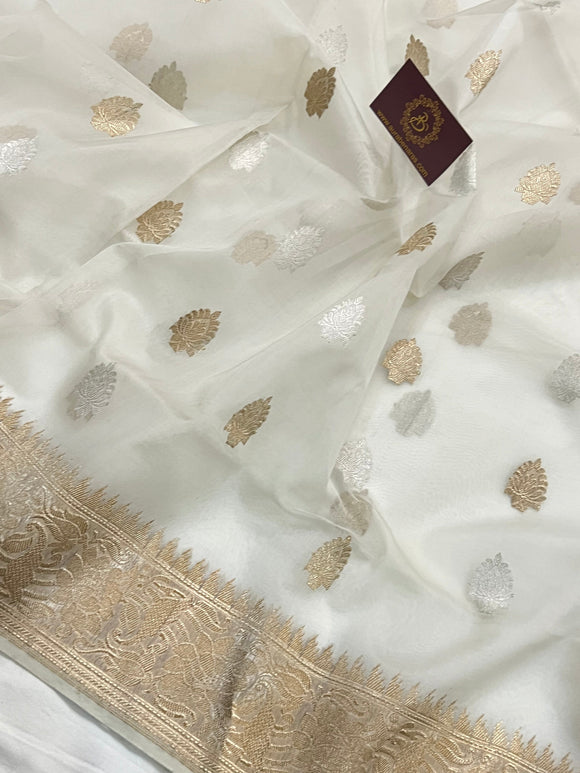 White Pure Banarasi Handloom Kora Silk Saree - Aura Benaras