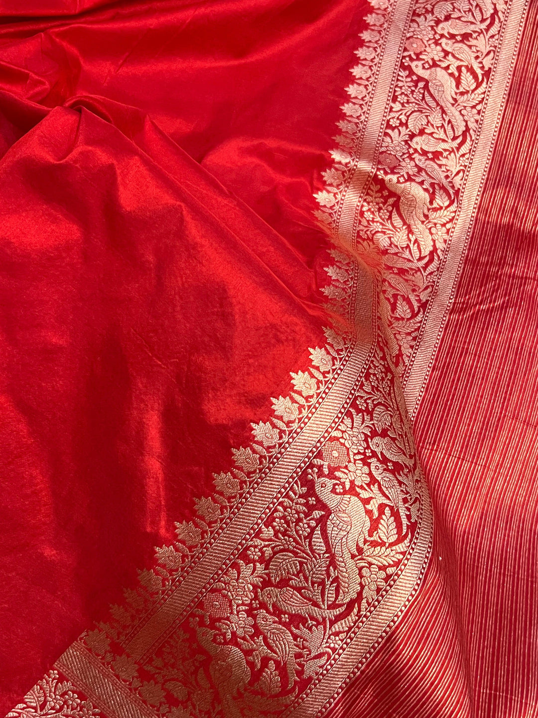 Red Banarasi Handloom Pure Katan Silk Saree - Aura Benaras