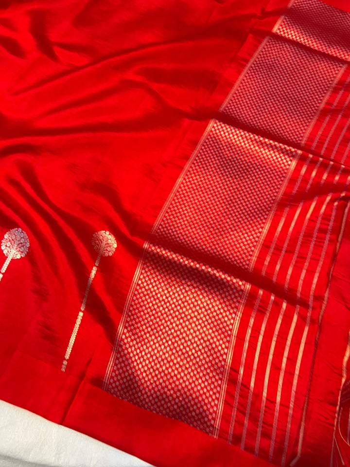 Red Pure Silk Banarasi Plain Saree with Kadhwa Sona Rupa Design 