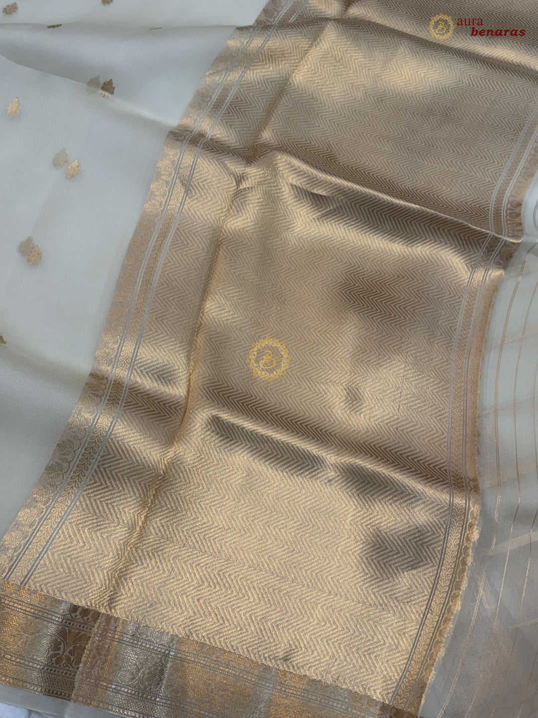 Off White Kora Silk Handloom Banarasi Saree | Kadhwa Butis 