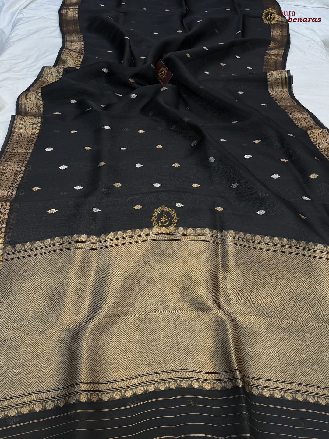 Black Kora Silk Handloom Banarasi Saree | Kadhwa Butis 