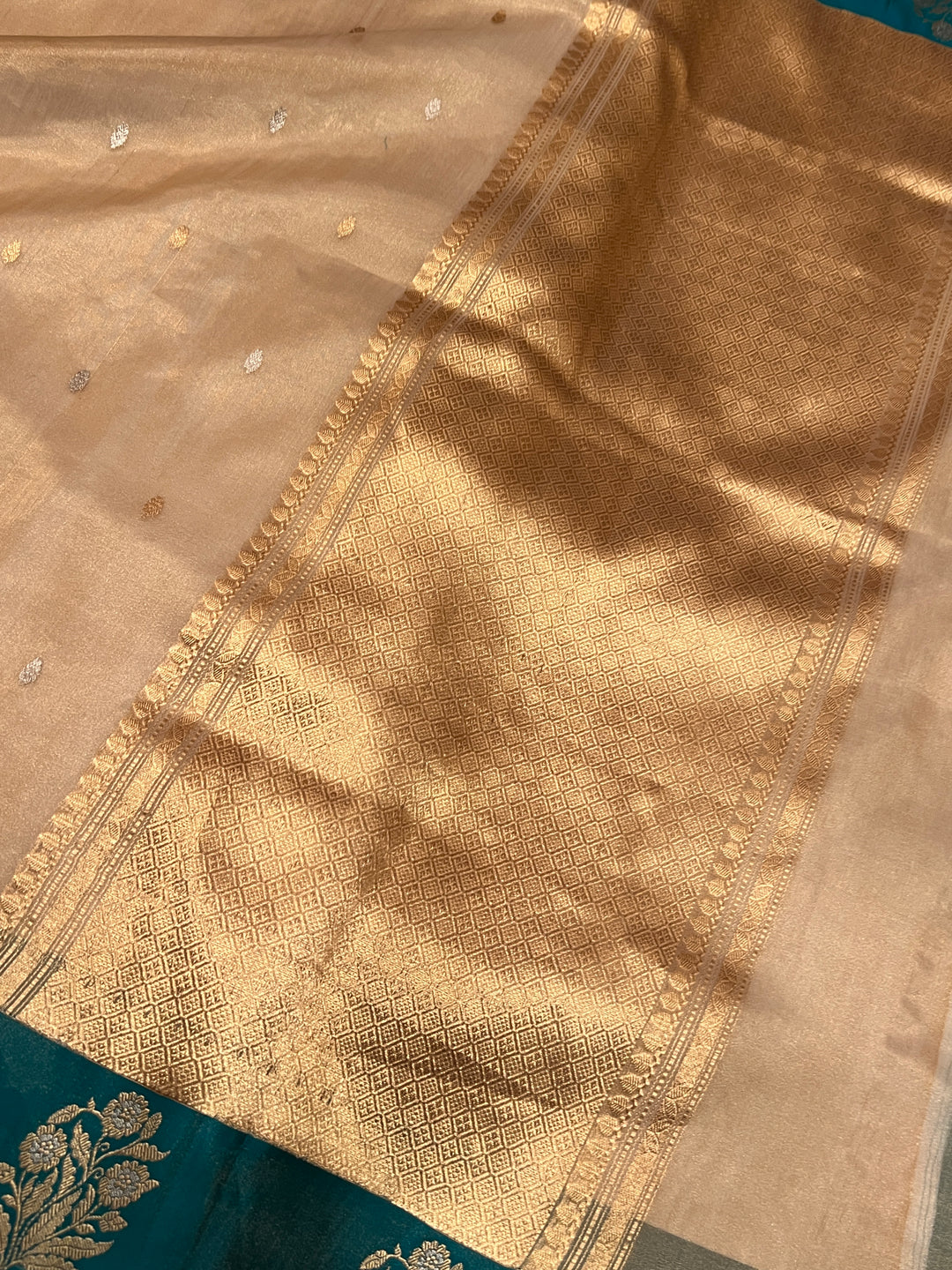 Golden Pure Tissue Silk Handloom Banarasi Saree