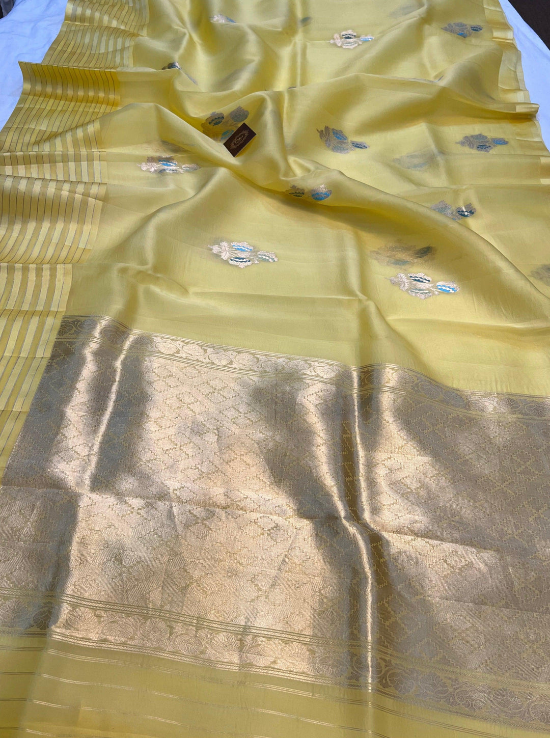Lemon Yellow Pure Banarasi Handloom Silk Saree - Aura Benaras