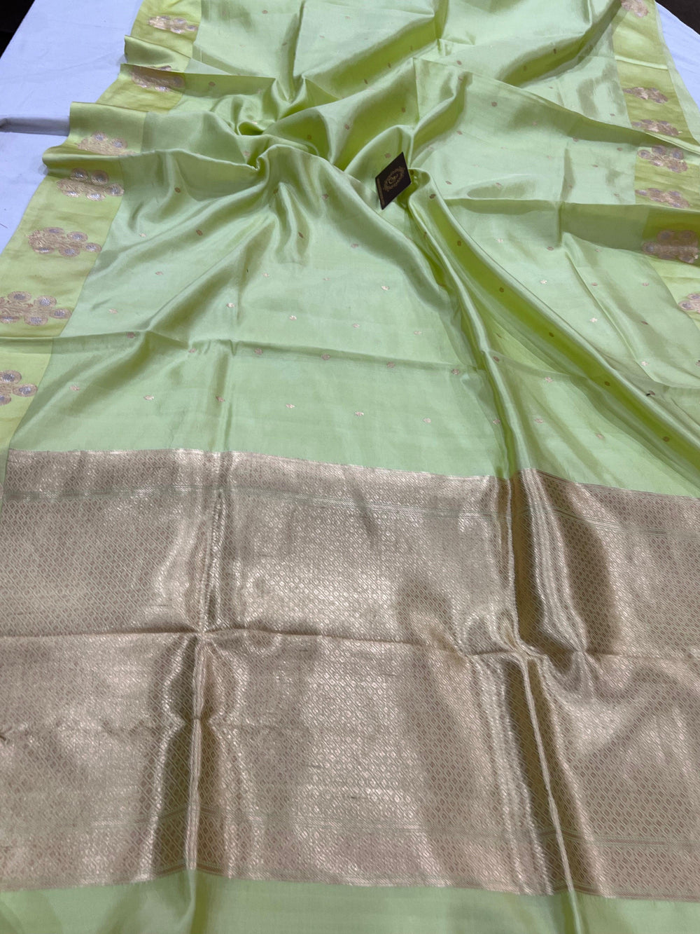 Pastel Pista Green Pure Banarasi Handloom Silk Saree - Aura Benaras