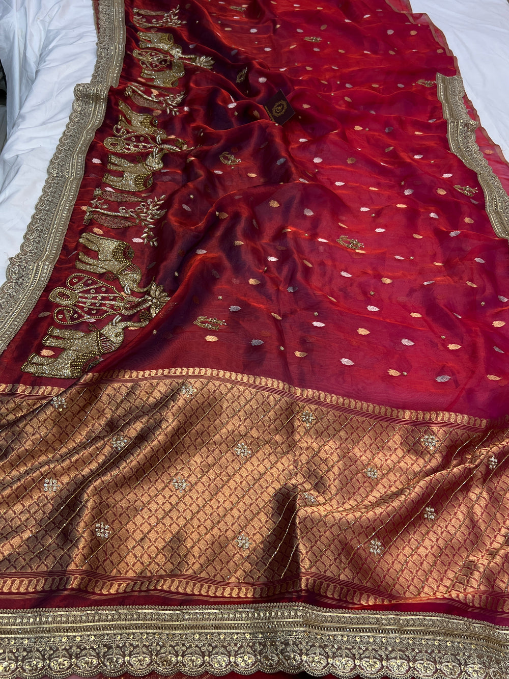 
Maroon Pure Tissue Silk Handloom Banarasi Saree
