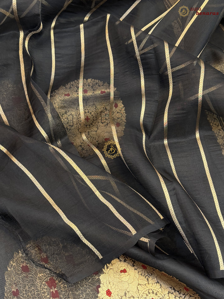 Black Pure Banarasi Handloom Kora Silk Saree - AuraBenaras