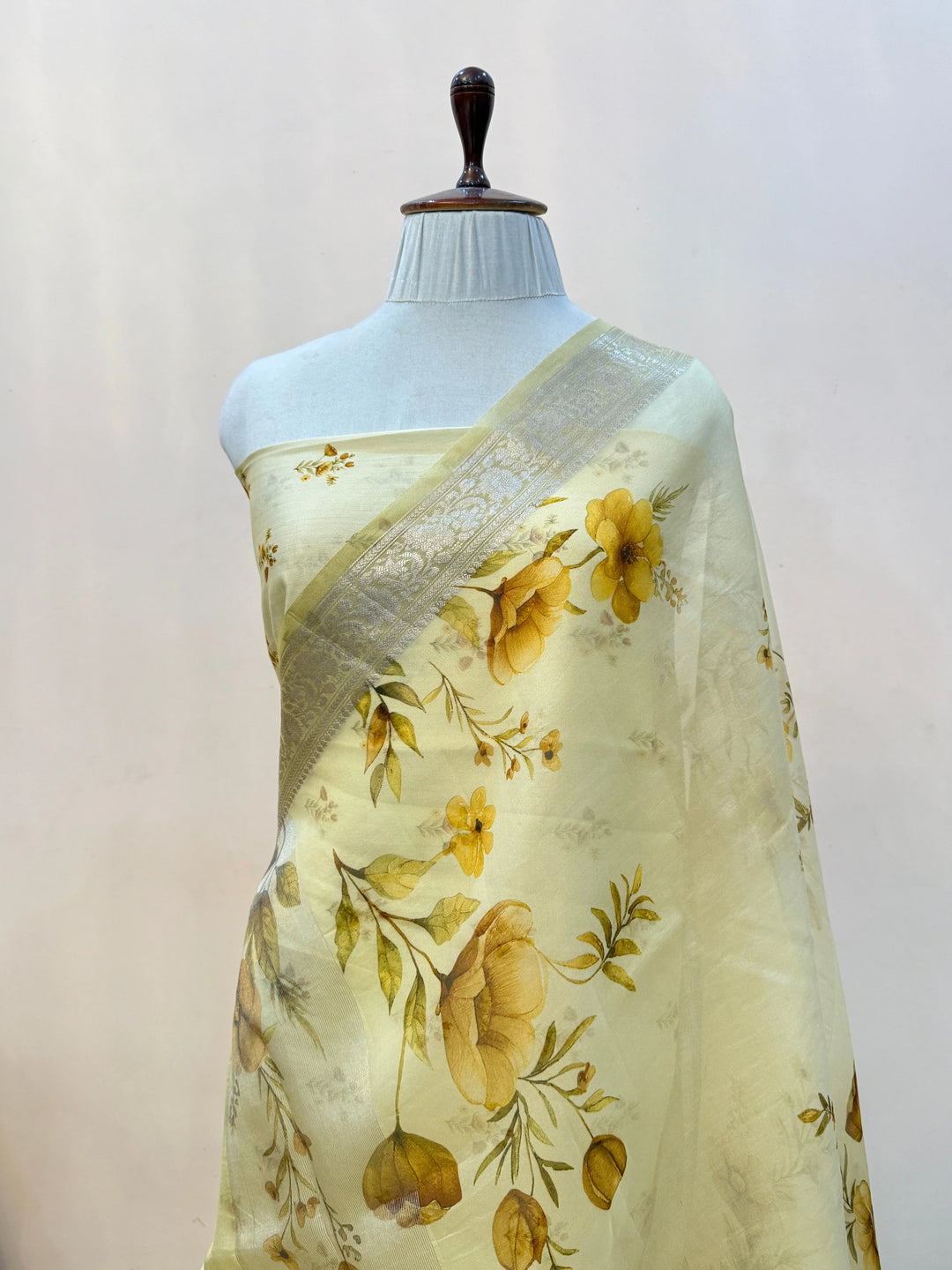 Cream Banarasi Handloom Kora Silk Saree - Aura Benaras