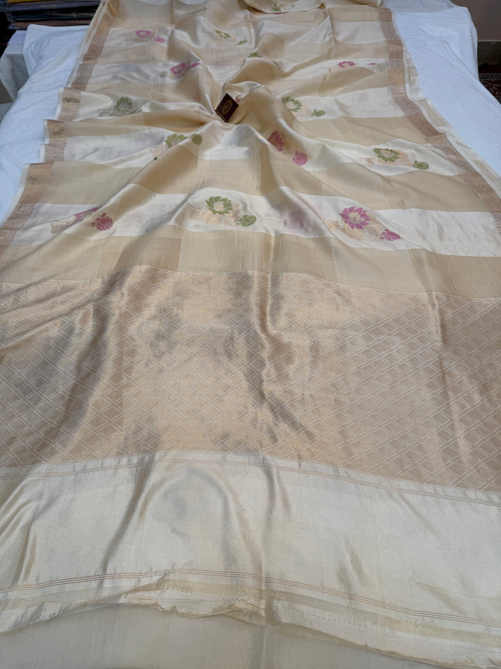 Off White Pure Silk Handloom Banarasi Saree