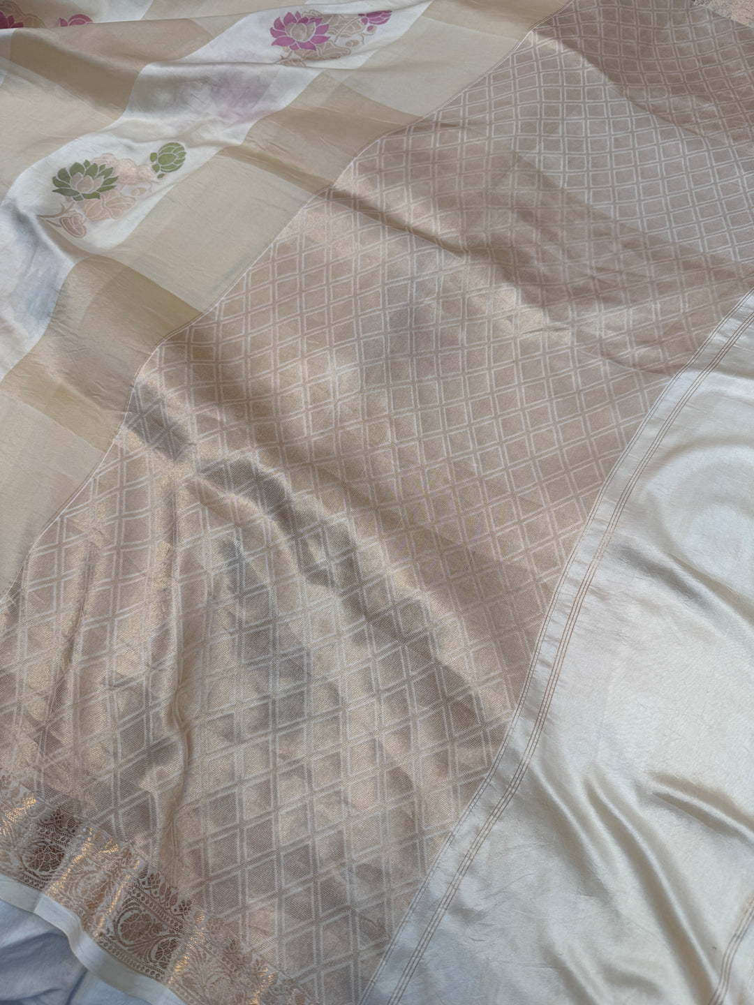 Off White Pure Silk Handloom Banarasi Saree