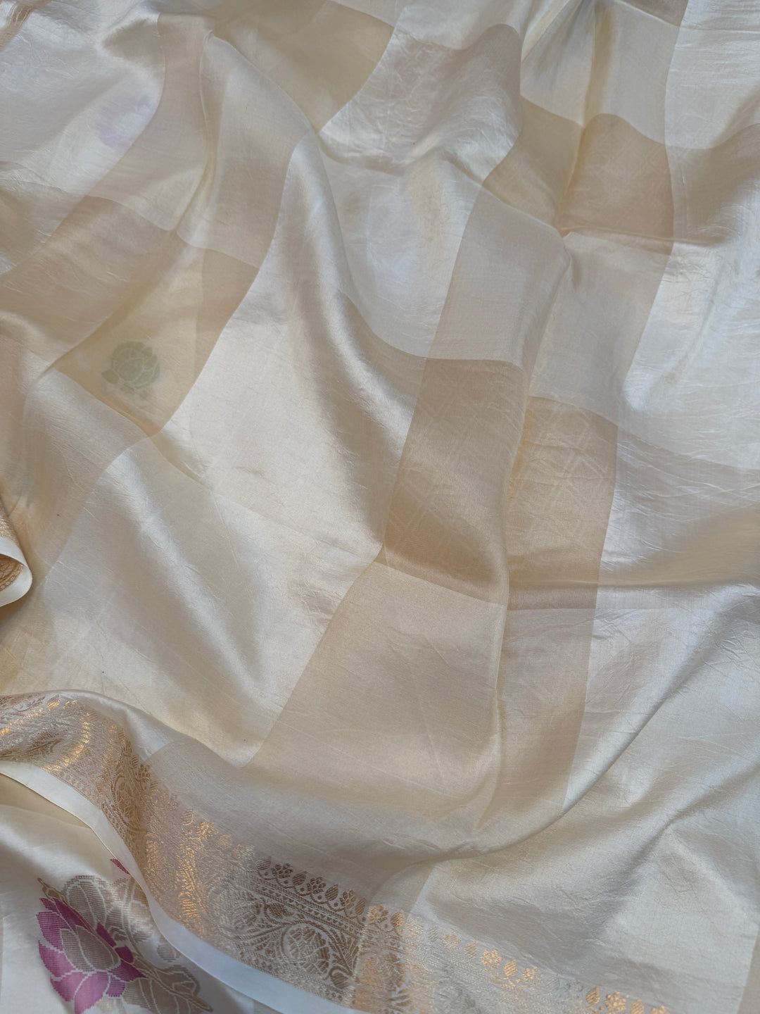 Off White Pure Silk Handloom Banarasi Saree