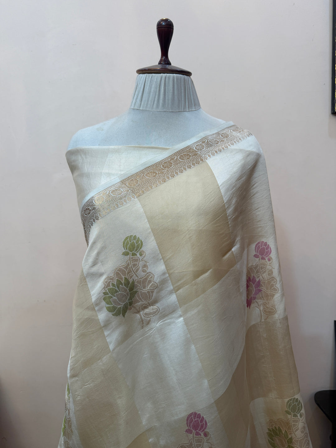 Off White Pure Silk Handloom Banarasi Saree