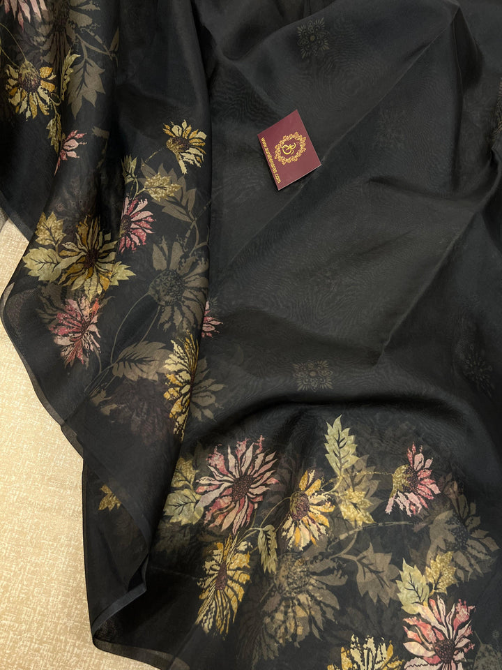 Black Banarasi Handloom Kora Silk Saree - Aura Benaras