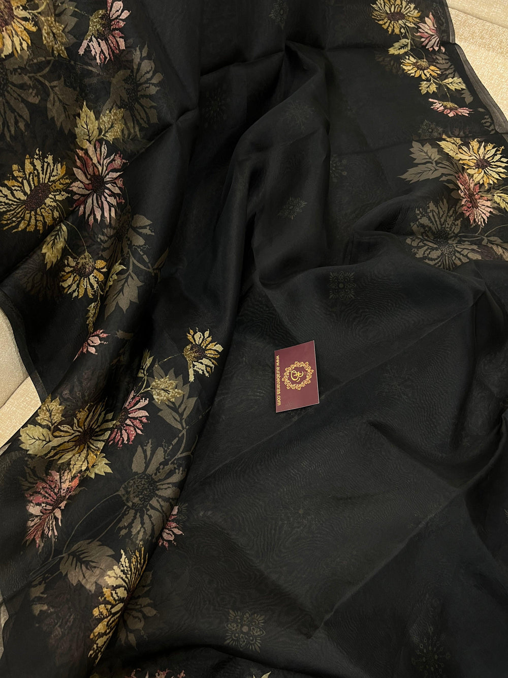 Black Banarasi Handloom Kora Silk Saree - Aura Benaras