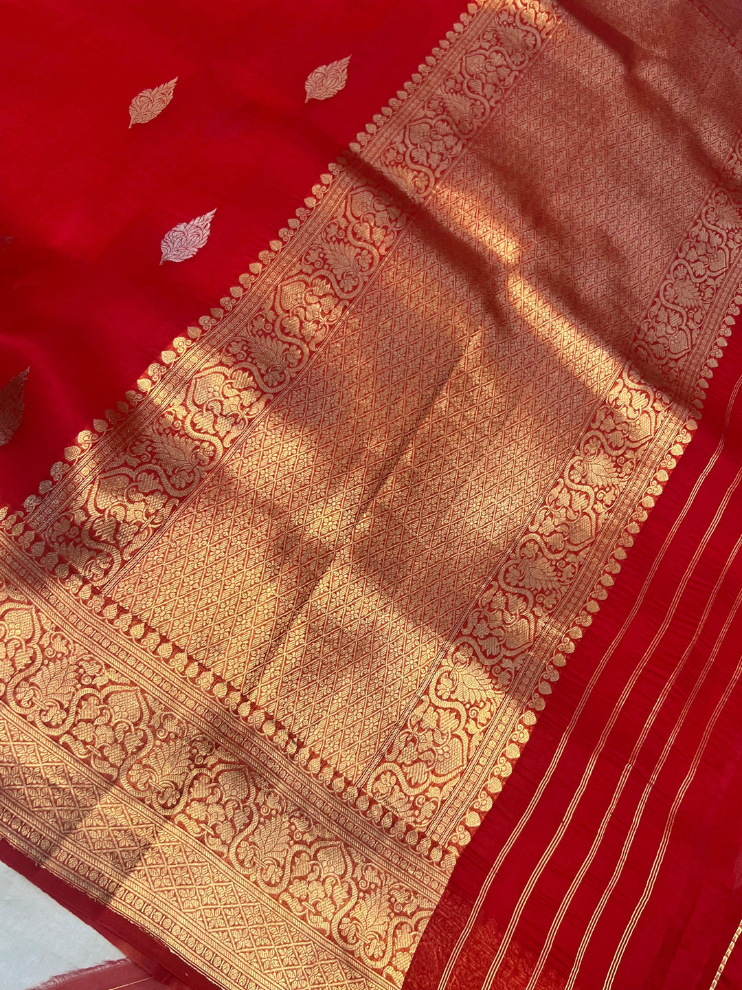 Red Banarasi Handloom Kora Silk Saree - Aura Benaras