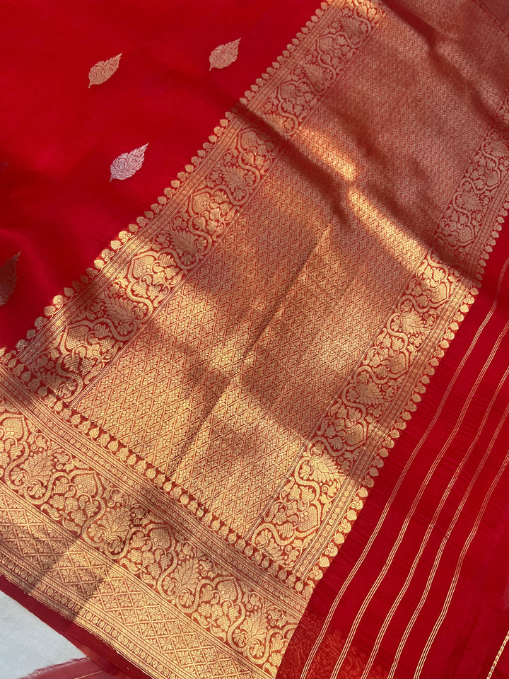 Red Banarasi Handloom Kora Silk Saree - Aura Benaras