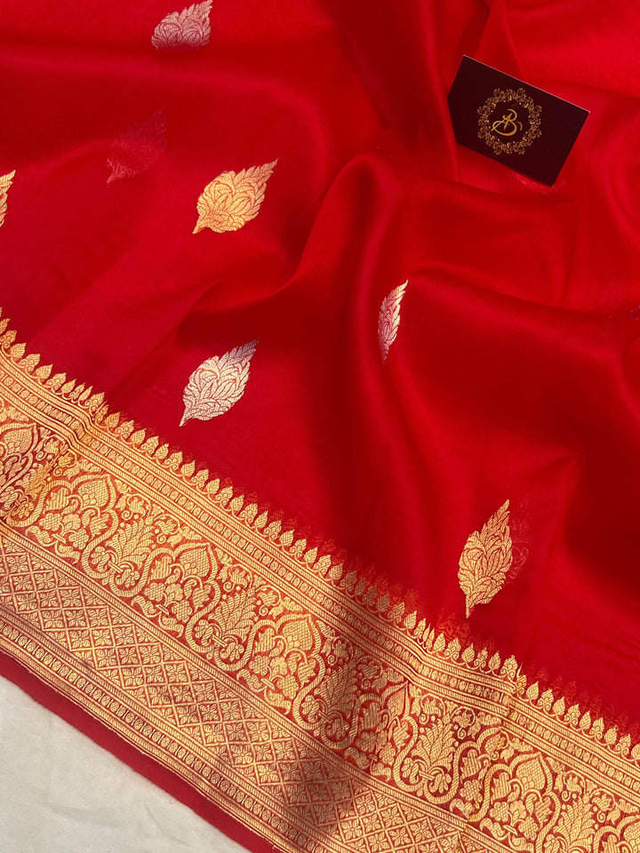 Red Banarasi Handloom Kora Silk Saree - Aura Benaras