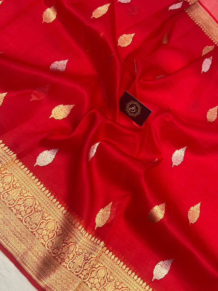 Red Banarasi Handloom Kora Silk Saree - Aura Benaras