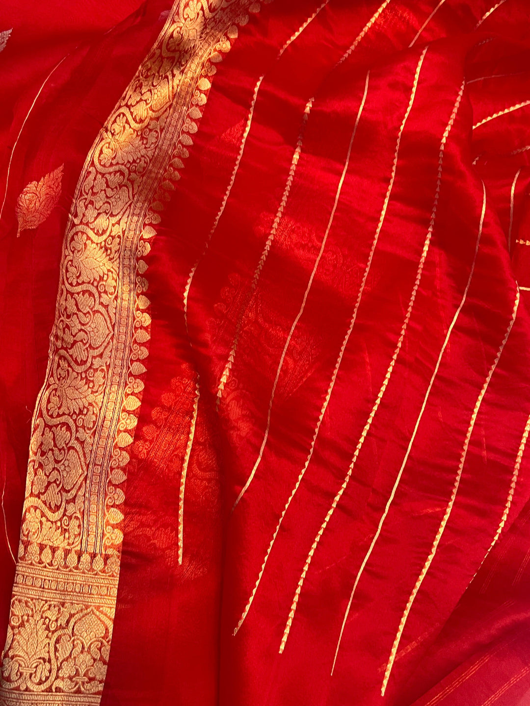 Red Banarasi Handloom Kora Silk Saree - Aura Benaras
