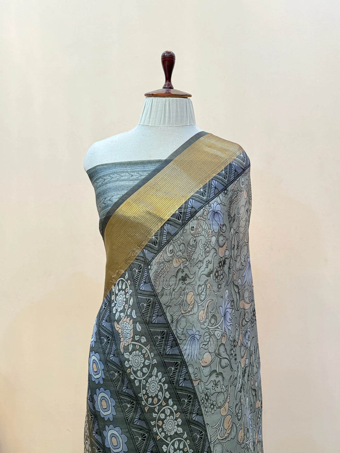 Light Grey Banarasi Handloom Kora Silk Saree - Aura Benaras