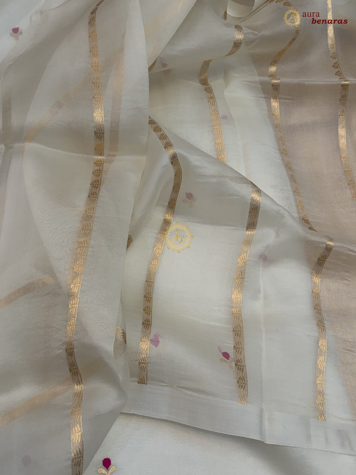 Off White Banarasi Handloom Kora Silk Saree - Aura Benaras