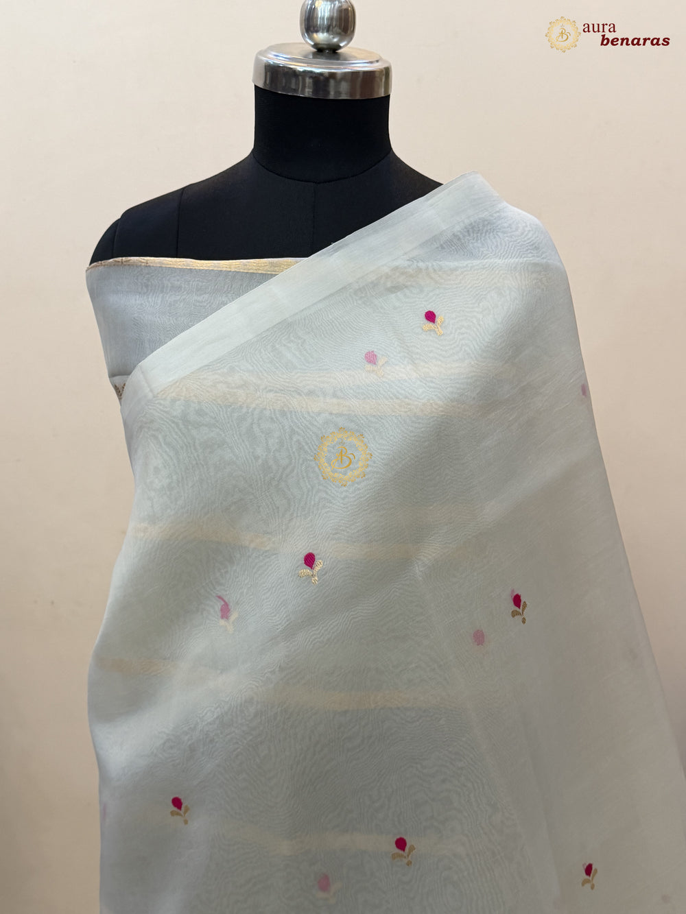 Off White Banarasi Handloom Kora Silk Saree - Aura Benaras
