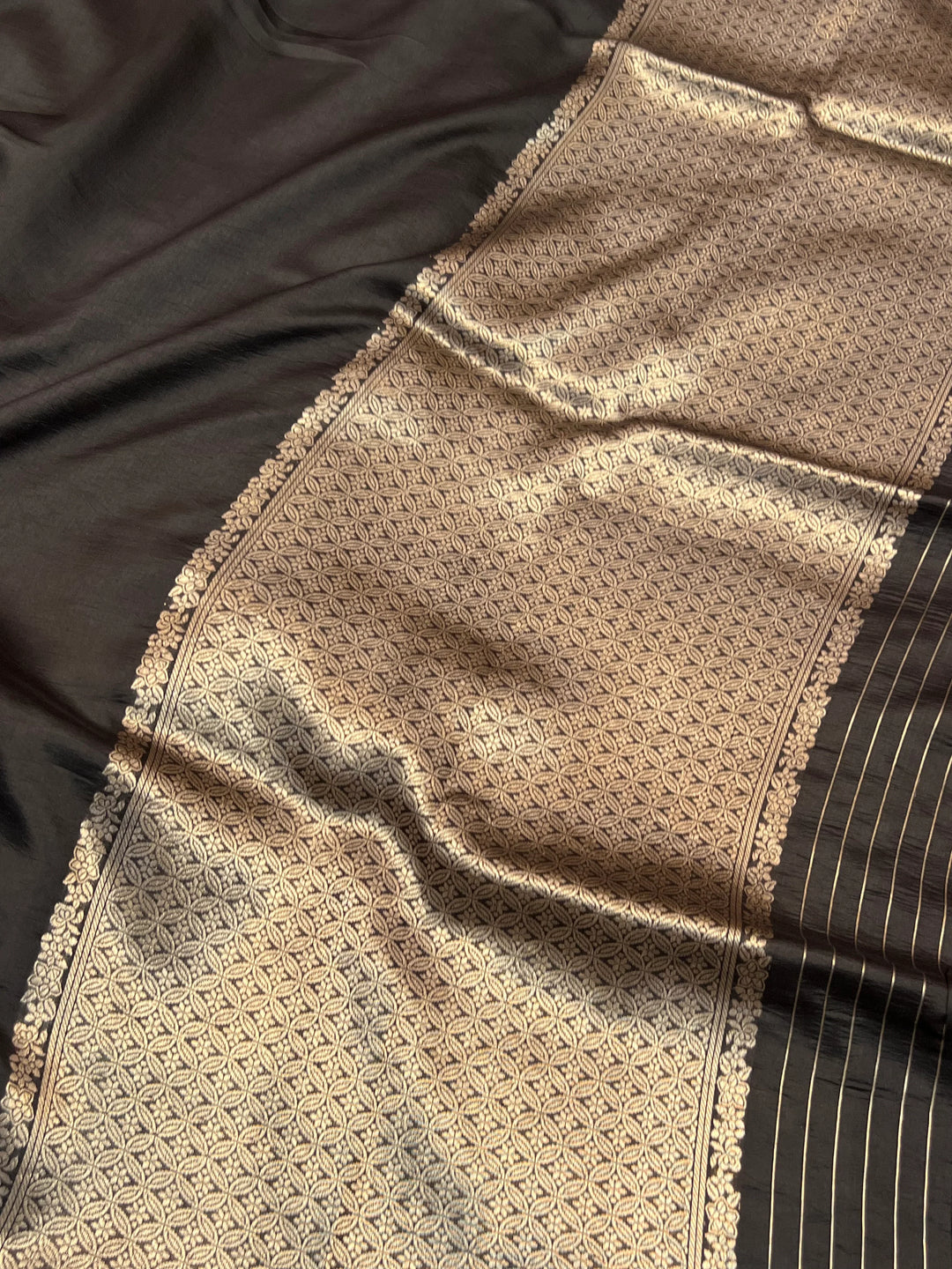 Plain Black Pure Silk Banarasi Saree | Handloom Kadhwa Border