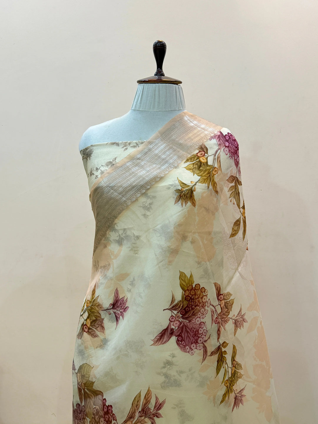 Pure Banarasi Kora Silk Saree with Digital Print & Chiniya Blouse